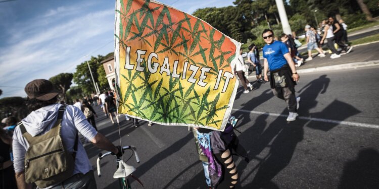 Cannabis-und-Jugendschutz